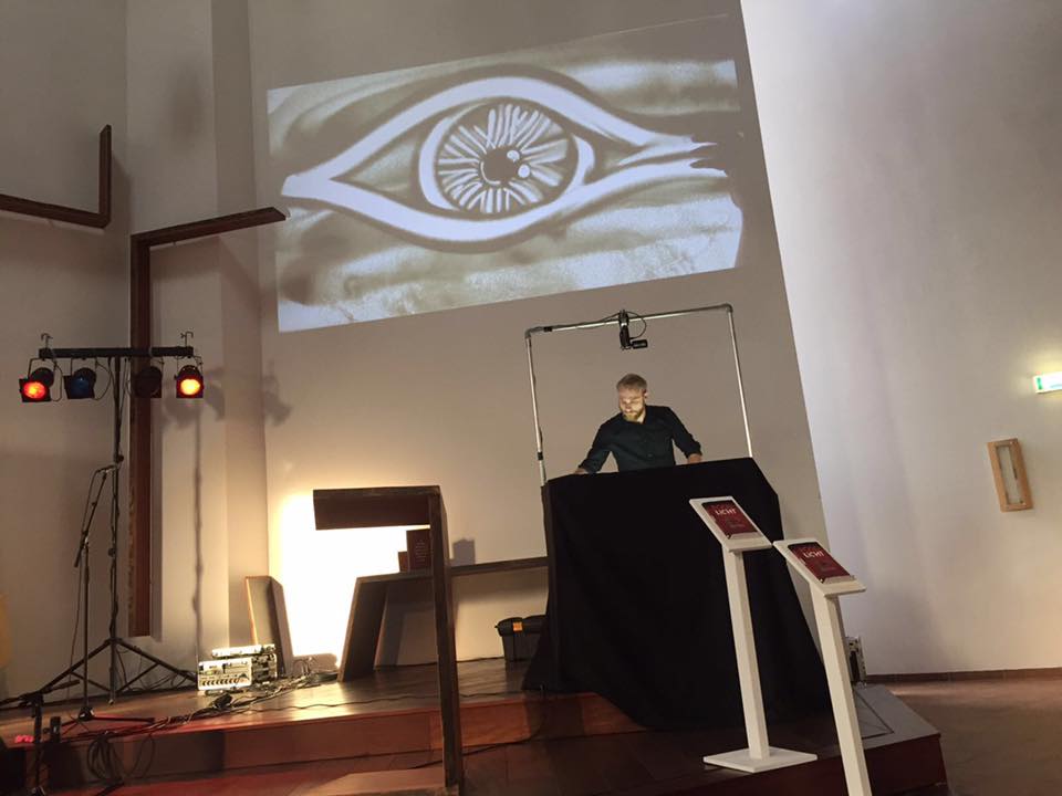 deZandschepper's tweet photo. Mooie bijdrage mogen leveren aan de boekpresentatie van @Janelasonder voor haar nieuwe boek #roodlicht . https://t.co/q08whMoNf8