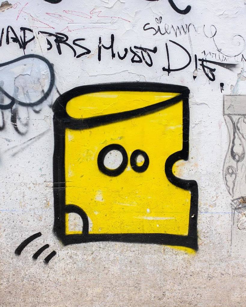 giuliotanga's tweet photo. Some cheesy street art #spainagain #spain #valencia #photography #streetart #canon #street… https://t.co/iZ2SOyzbzt https://t.co/ntutiBUwyx