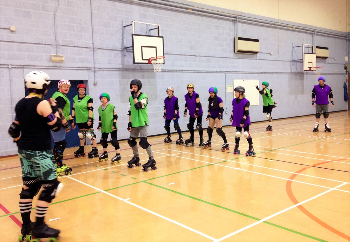 MansfieldRD's tweet photo. Check out our beginners learning jam starts in last night's session! #rollerderby #MRDdothething #gofriendship https://t.co/hdJ5SQQ2bC