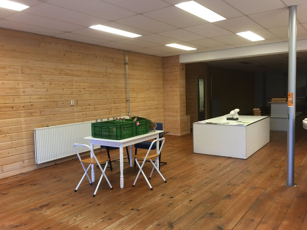 Op 1 beeld na is de MiddenMei Galerij weer leeg en kaal. Nu verder met duurzamere plannen..#reuring <a href="/CentrumBeilen/">Centrumbeilen</a>