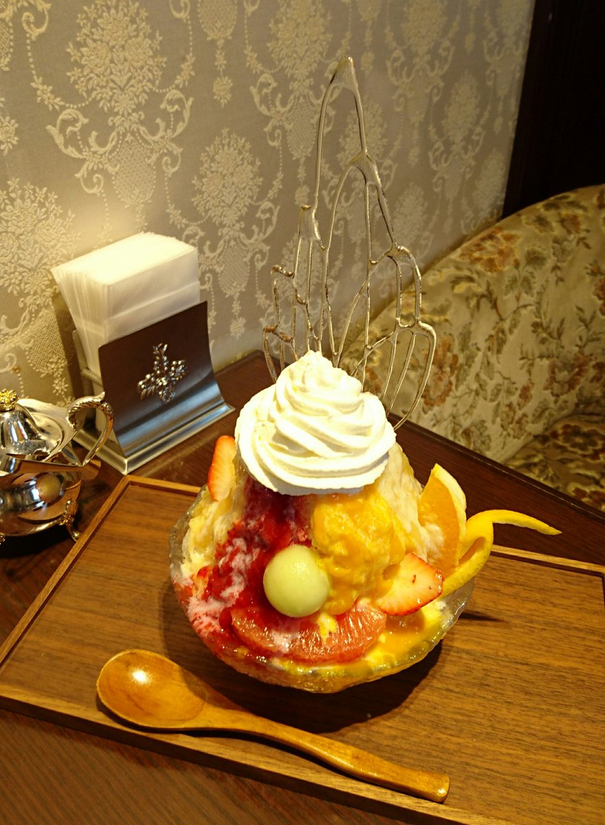 古茶 Twitterren モンシェールのかき氷 食べてきました 欲張って 虹色シロップに練乳とシャンティ 堂島ロールのクリーム とフルーツと 飴細工の全部乗せ 震えながら食べました 飴細工とっても美しい 古茶 Twitterren モンシェールのかき氷 食べてきました 欲張って 虹色シロップに練乳とシャンティ 堂島ロールのクリーム とフルーツと 飴細工の全部乗せ 震えながら食べました 飴細工とっても美しい
