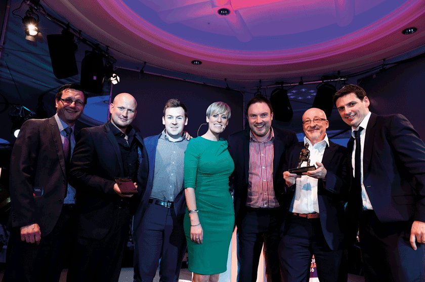 BFM_Magazine's tweet photo. Liquid Gold as #Centaur Roofing team scoops top @UKRoofingAwards #facilitiesmanagement https://t.co/iXfvFwIxvn https://t.co/DXEBsEYQ9C