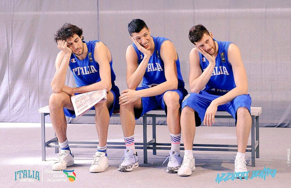 Italbasket's tweet photo. 📸 Buon lunedì! Domenica pomeriggio dedicata alle foto per gli Azzurri. 😎 La gallery ➡️ https://t.co/WBfQZvMfGV https://t.co/IopM0HQjaP