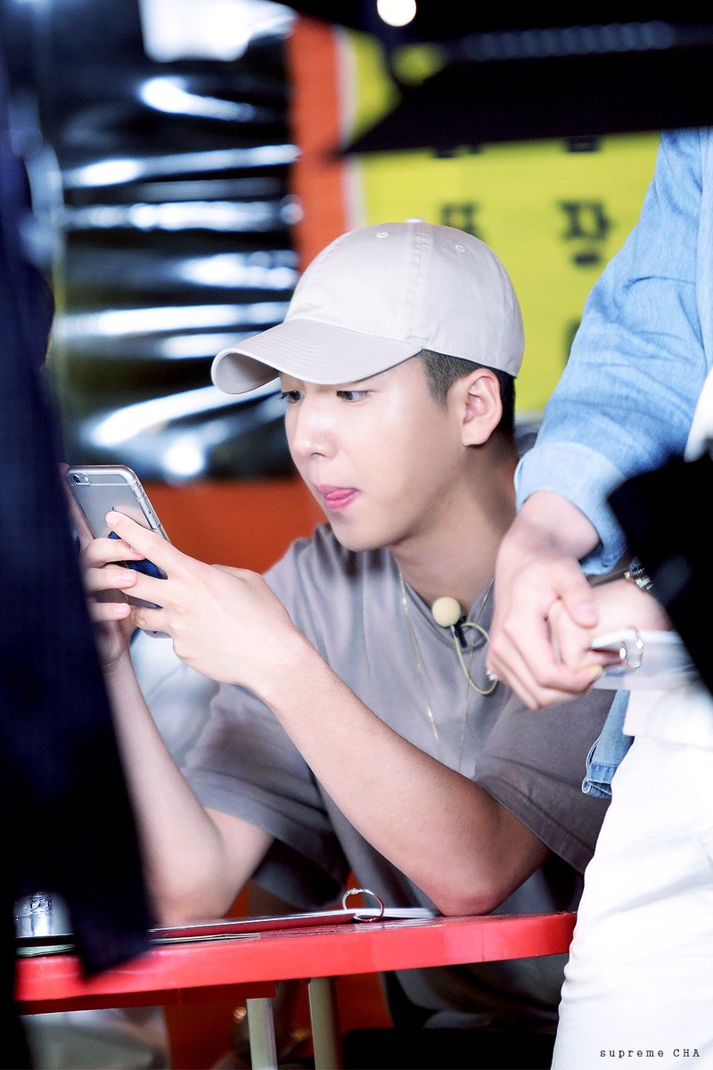 너를 볼때마다 돌아가는 바람개비,
이건 내가 너를 많이 좋아한단 증거

<a href="/BARO920905/">선우를 지키겠습니다.</a> #BARO #바로 #차선우