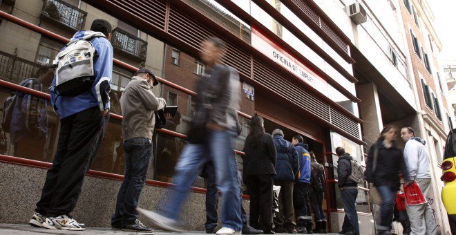 FBertelsmann's tweet photo. El paro de larga duración español (supera el 10% de la población activa) ya es "estructural" https://t.co/PLuyukq888 https://t.co/c5SSuxji6e