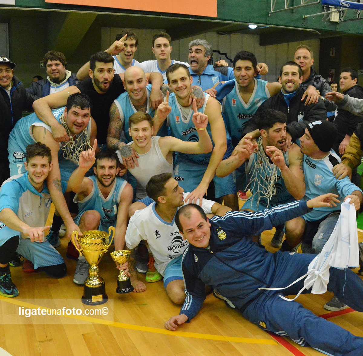 ligateunafoto's tweet photo. @TemperleyOK Campeón del @basquetfederal 2015/16. Jugará junto a @SportivoAClubLP el TNA https://t.co/dafMBBOWbo