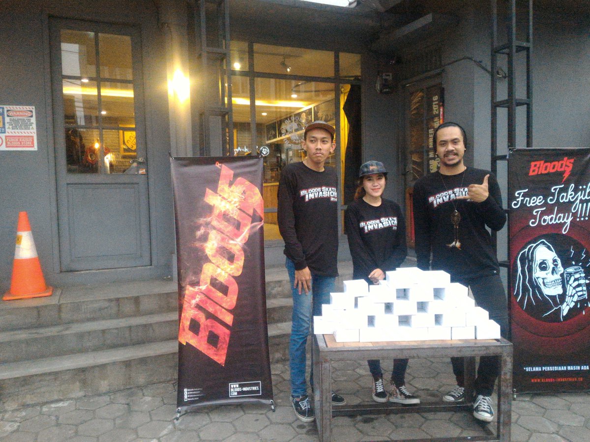 Free Takjil untuk daerah bintaro dan sekitarnya yooo :) #bloodscloth