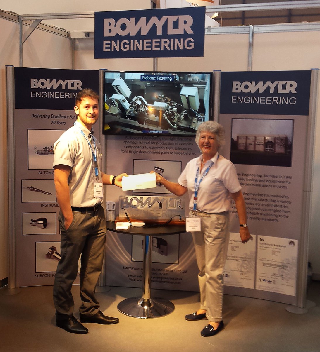 Bowyer_Eng's tweet photo. Steve Lawson of Dyer Engineering wins ‘Bowyer Buzz’ challenge at Subcon 2016. #steadyhand #ukmanufacturing https://t.co/flqycaMLTH