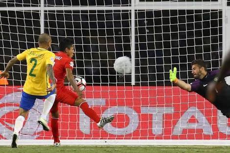 HNKSplit's tweet image. Brazil claim Peru cheated? #karma #CA2016