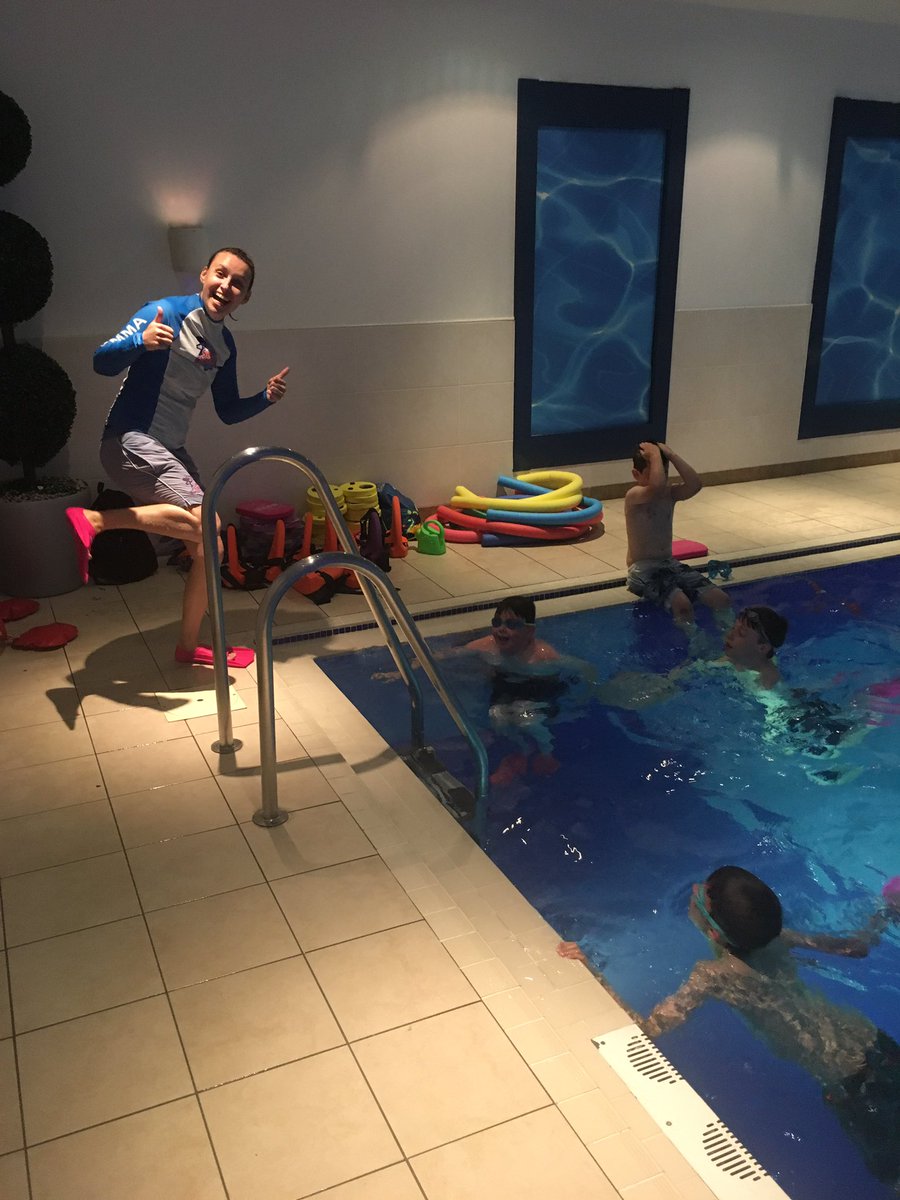 swimchampsDD's tweet photo. Emma's & our Saturday swim champs testing out our new toys #fins #kick #FASTkick https://t.co/5Yos0mFzsV