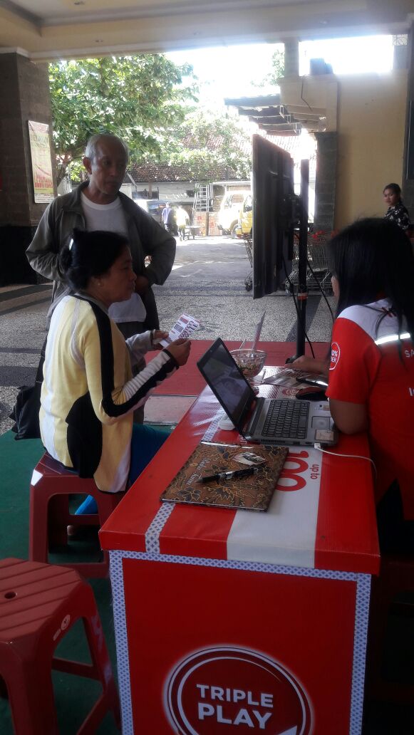 DeviFitriani92's tweet photo. @parwi66 @_funtastic5_ #TelkomFuntastic5 #SINTREG5 #IndiHome3P Open Table di Carrefour Singaraja https://t.co/0VRR5tqLBJ
