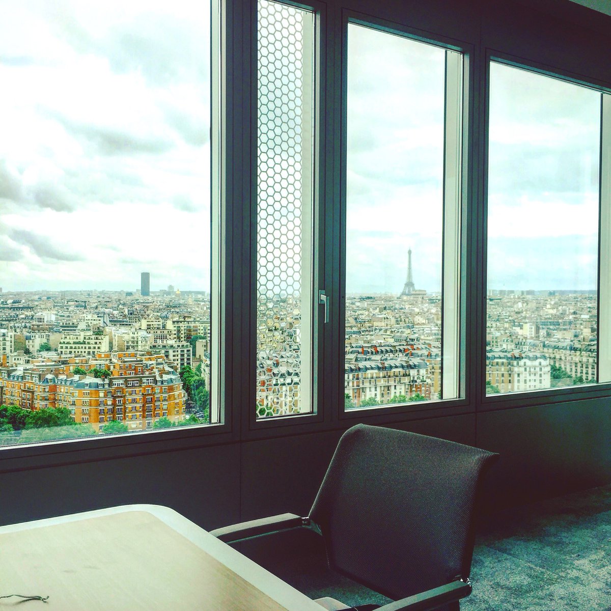 New office, new view! #loreal #sofrance #😀