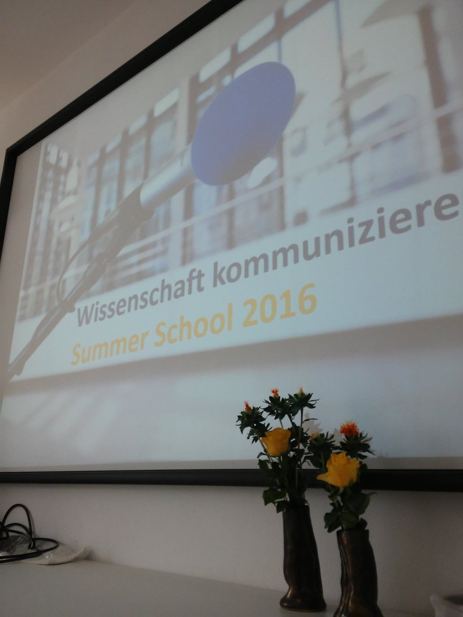 Wisskomm_MR's tweet photo. Wir wären dann soweit. Unsere Summer School #Wissenschaftskommunikation @Uni_MR kann starten. https://t.co/dXYVd1zISB