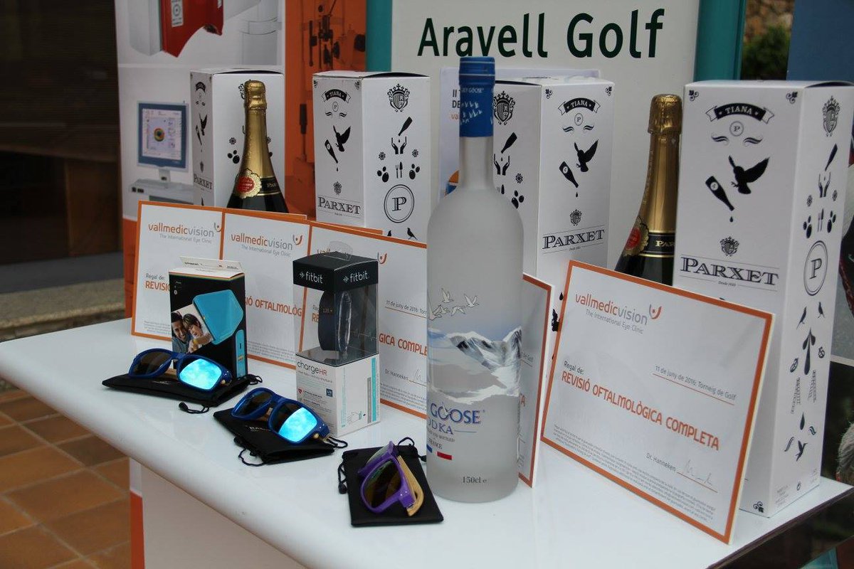 VallmedicVision's tweet photo. Premios del II torneo de #golf @VallmedicVision en #Aravell.
Los 3 primeros clasif -> unas gafas de sol @radikalvip https://t.co/oXkDpb0raN