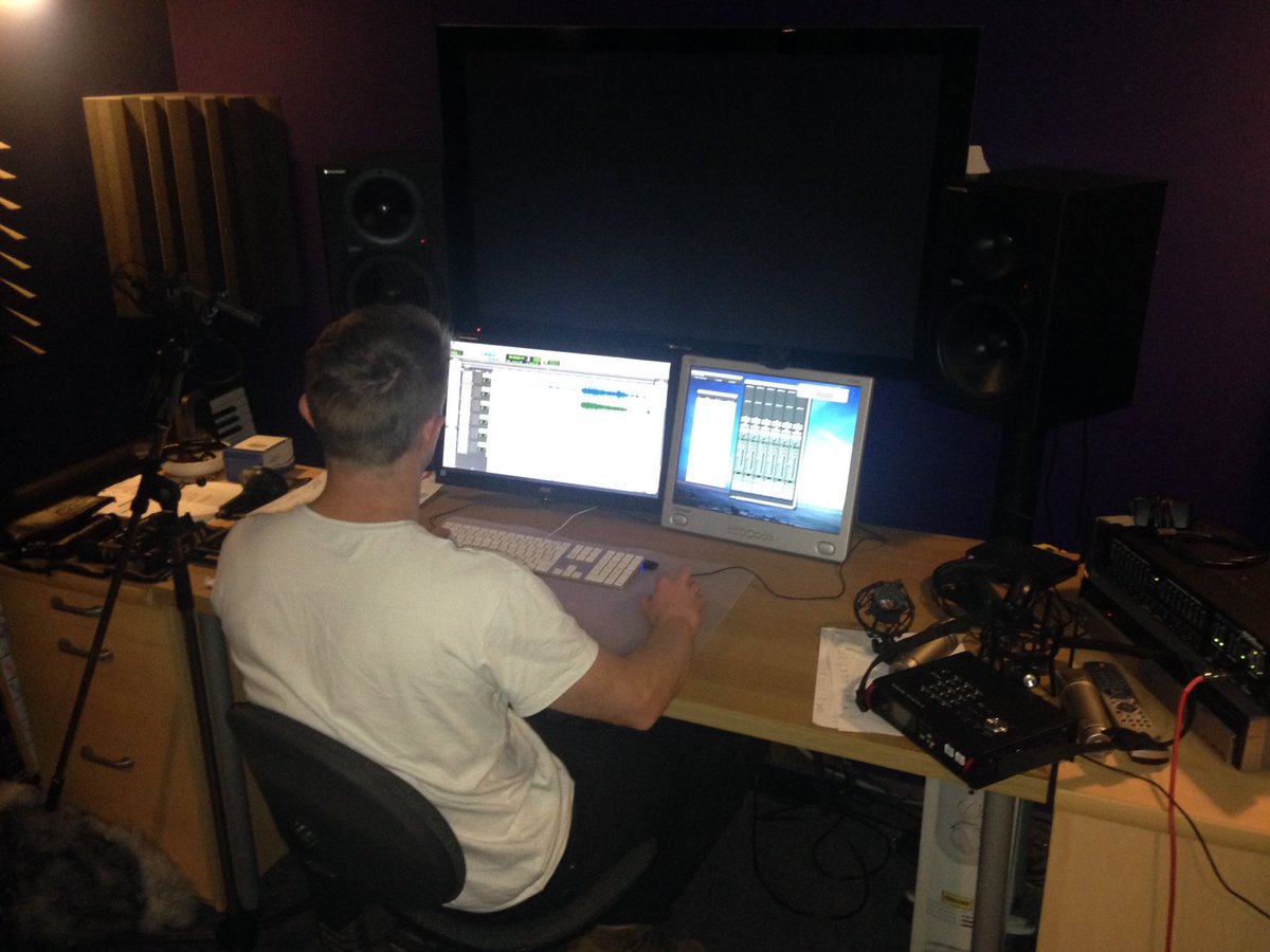 PolifyUK's tweet photo. Creating sound edit from #EUref #debate in #ndevon with @ALaylandSound Hear all on @thevoicefm on Thursday at 09.15 https://t.co/6ZWUXLcFzS