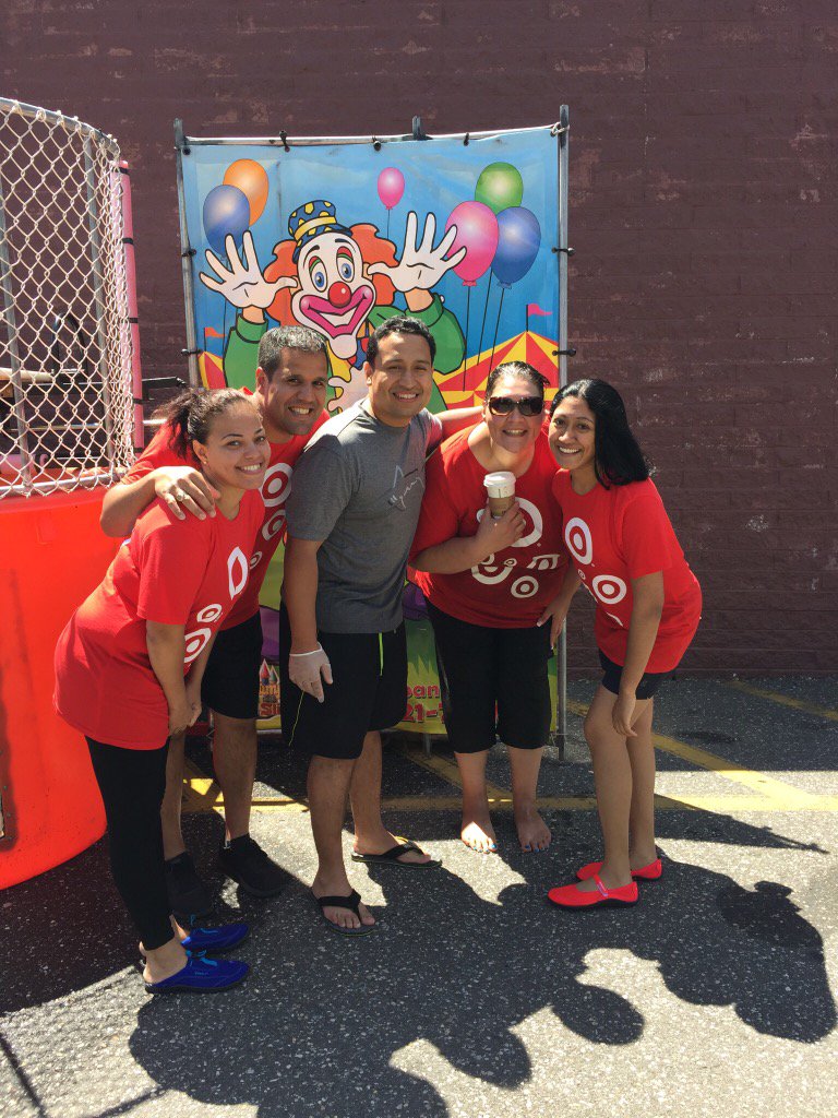 KPetrusik's tweet photo. United way fundraiser #loddunktank @TashaNYker @SantinoGarcia79 @t1douglas @y_moritz https://t.co/kcedxInICM