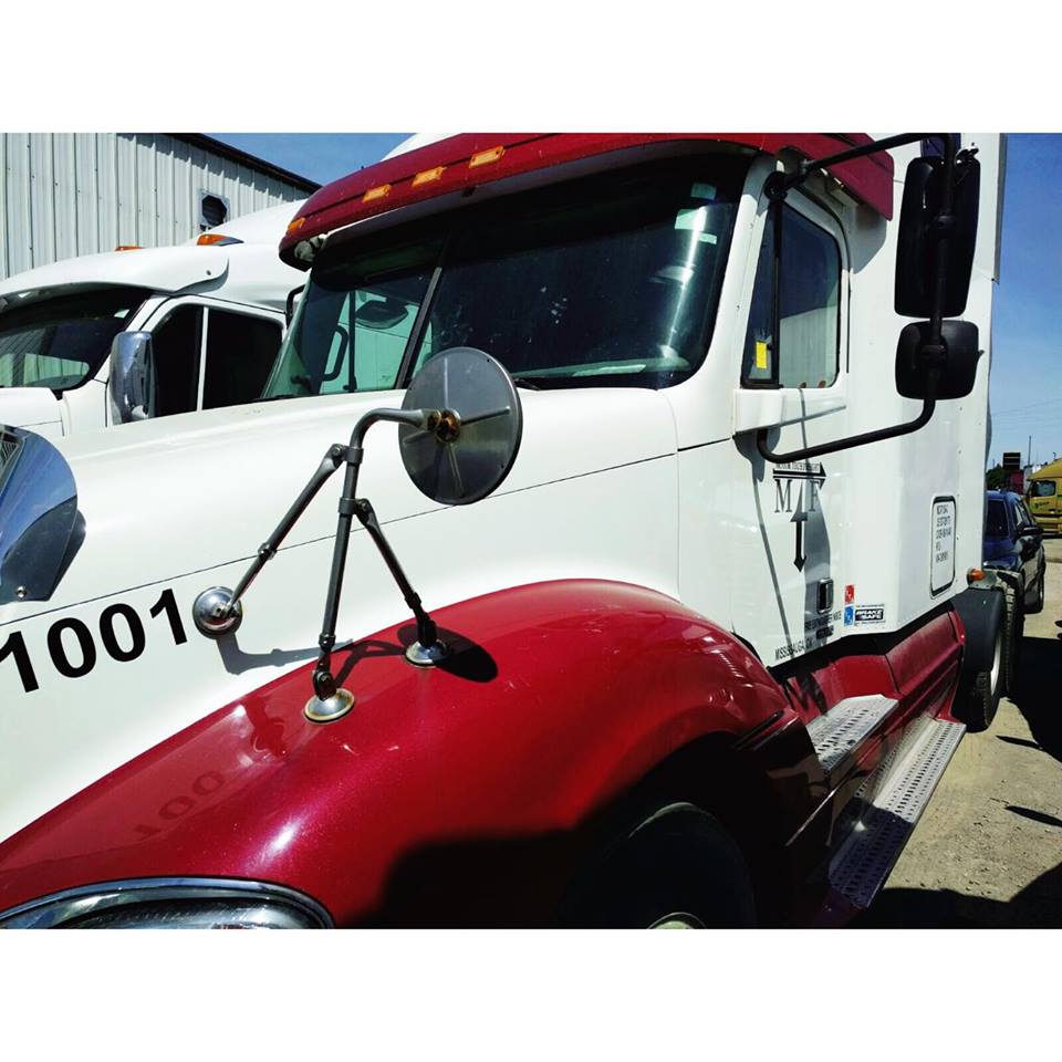 MotorTechF's tweet photo. The grandfather truck of the company #century #columbia #dot #cvor #freightliner #trucking #ontario #northamerica https://t.co/7kb3QfPt2P