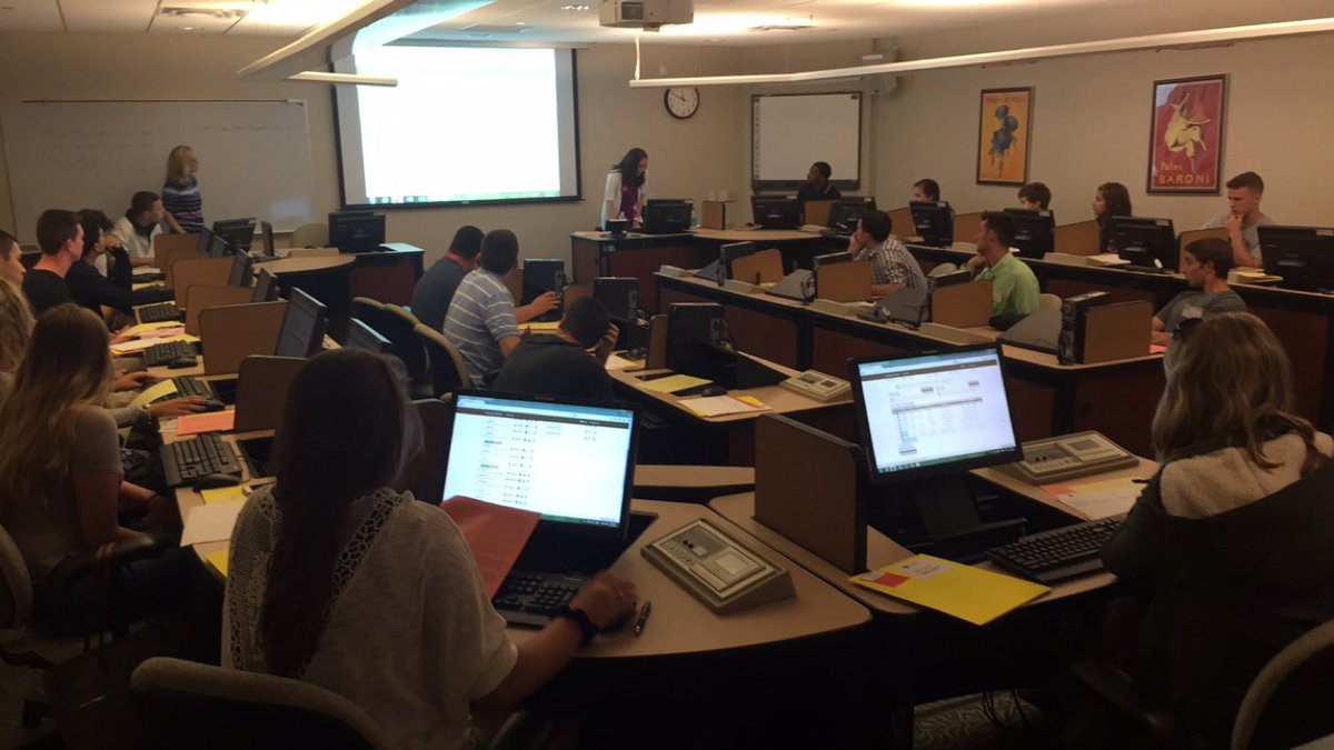 lizz_menard's tweet photo. getting ready to register for classes!! #Bryant2020 #BryantSetSail https://t.co/hVEhvZ6Nzk