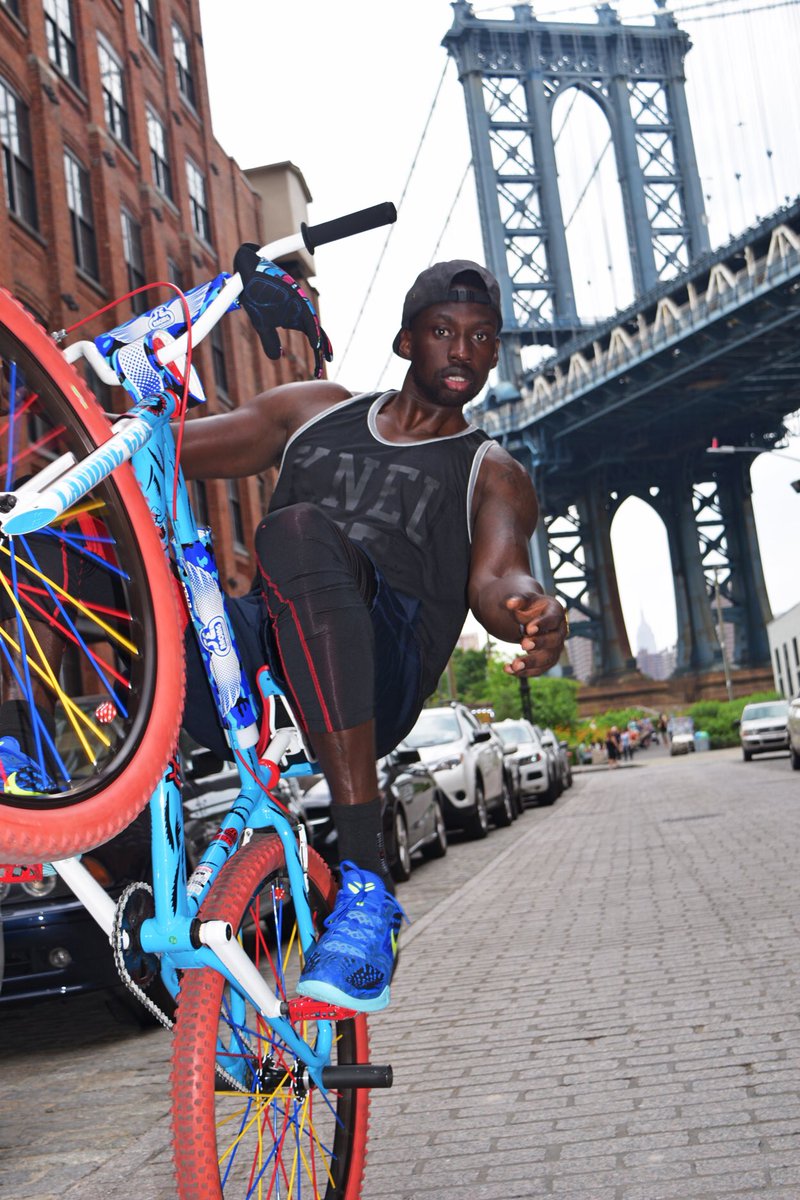kneu77's tweet photo. Dumbo // @molo33 @kneuyorkcity @sebikes #kneu #sebikes #nike #kneu #420 #streetwear #headwear #brooklyn #dumbo https://t.co/sb8hwPn32w