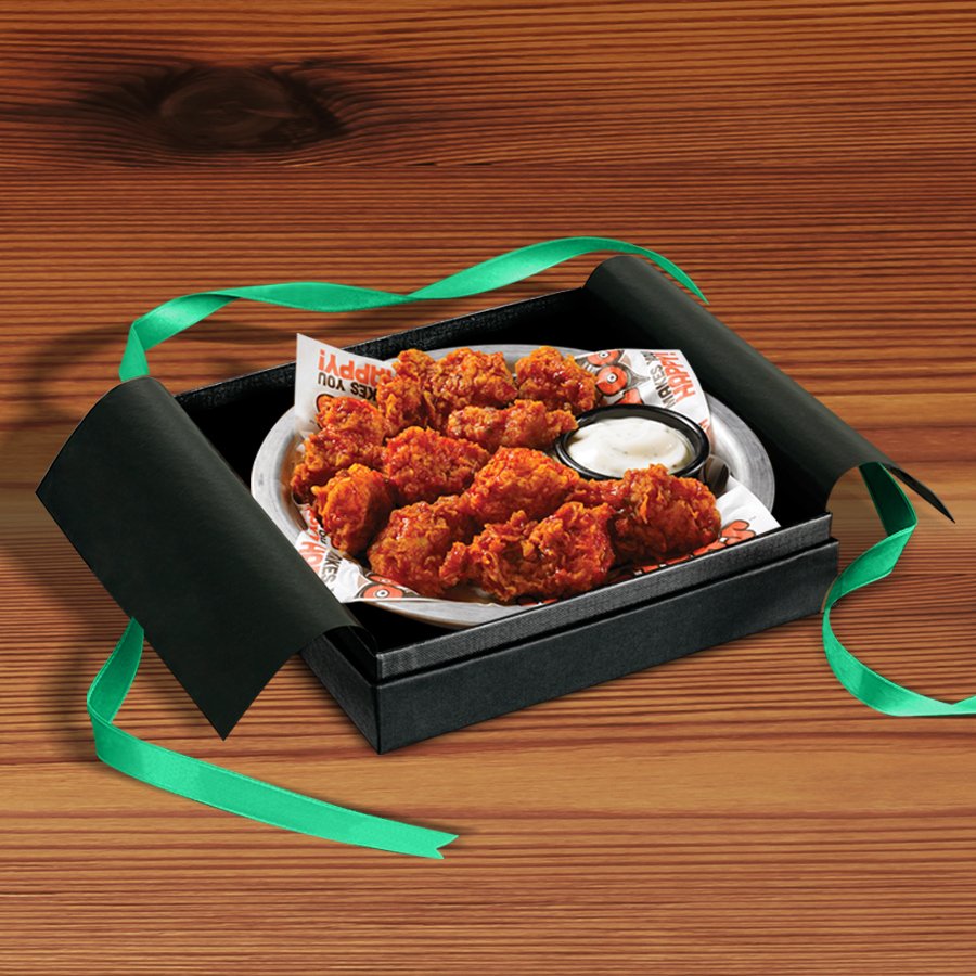 Hooters's tweet photo. Dad will unwrap this gift in a hurry! Buy any 10 wings for Dad, get 10 boneless FREE! #FathersDay https://t.co/aFadMsBDKB