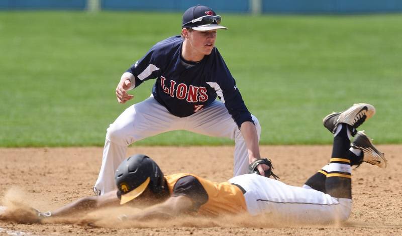 cahill_crazies's tweet photo. What a year @ViatorBaseball 
2 all ESCC 
1 All State
Regional,Sectional, super sectional champs  
IHSA 4th place https://t.co/tcSbcmYpRS