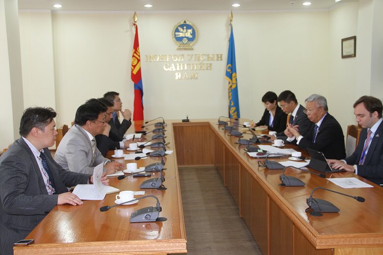 Төмөр замын төсөлд хамтарч ажиллах талаар санал солилцлоо mtz.mn/content/show/i…