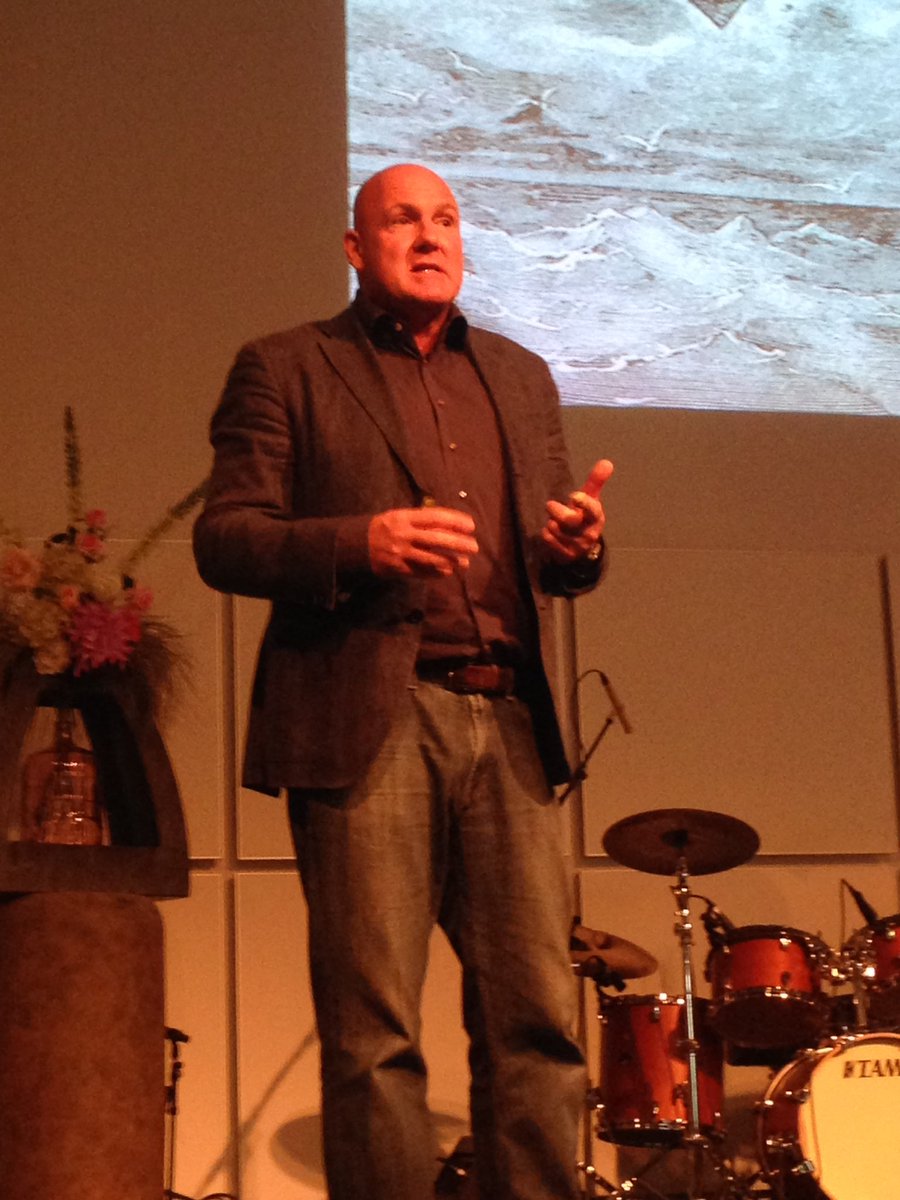 Prachtige beelden bij de presentatie van Andre Kuipers ! #emelwerda