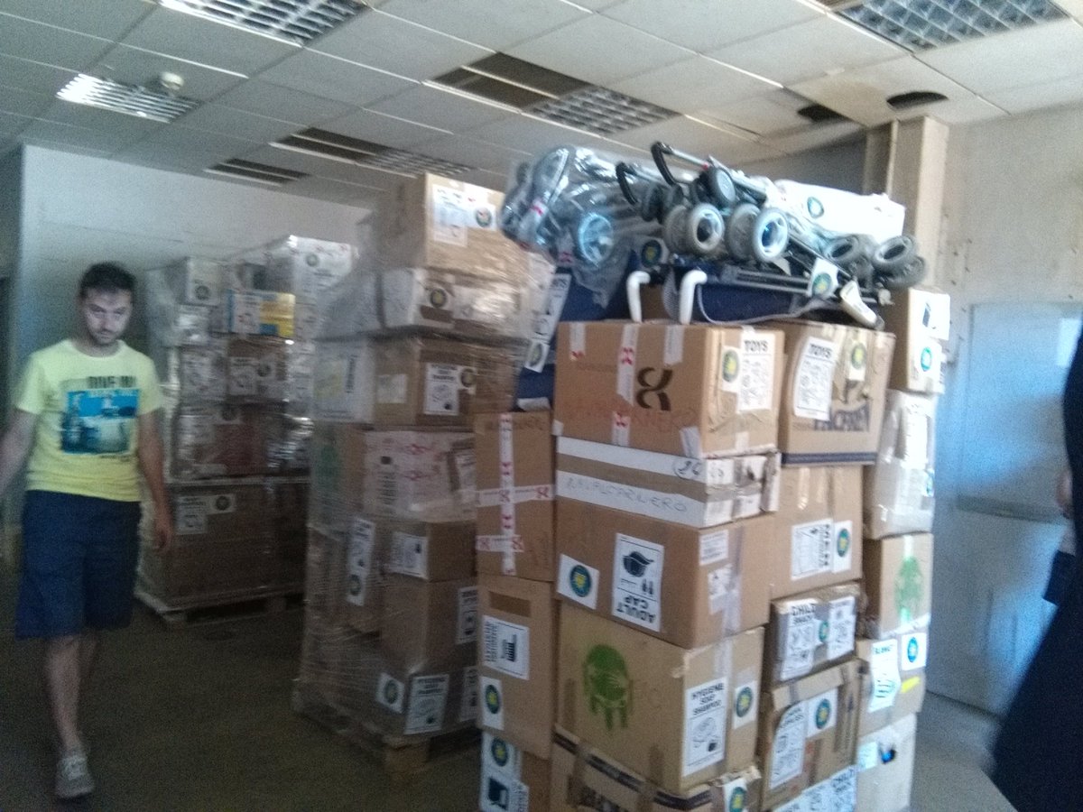 RefugiadosAyuda's tweet photo. Os dejamos algunas fotos del trabajo de ayer. https://t.co/JF8FArPoIE