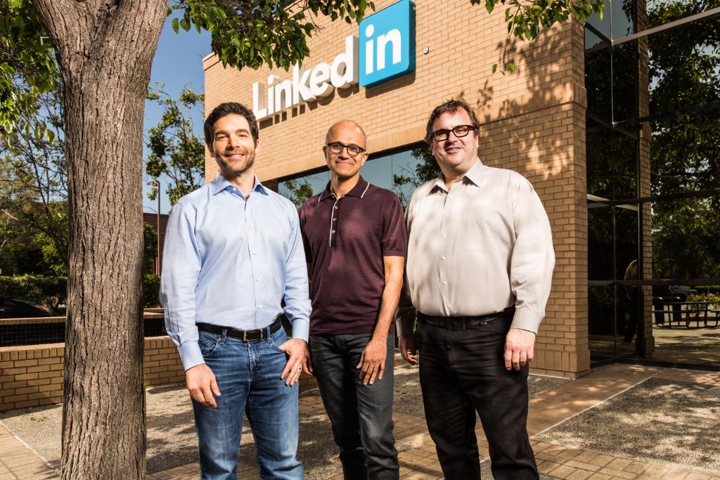 Microsoft's tweet image. Microsoft to acquire LinkedIn. msft.it/6019Bs4ht