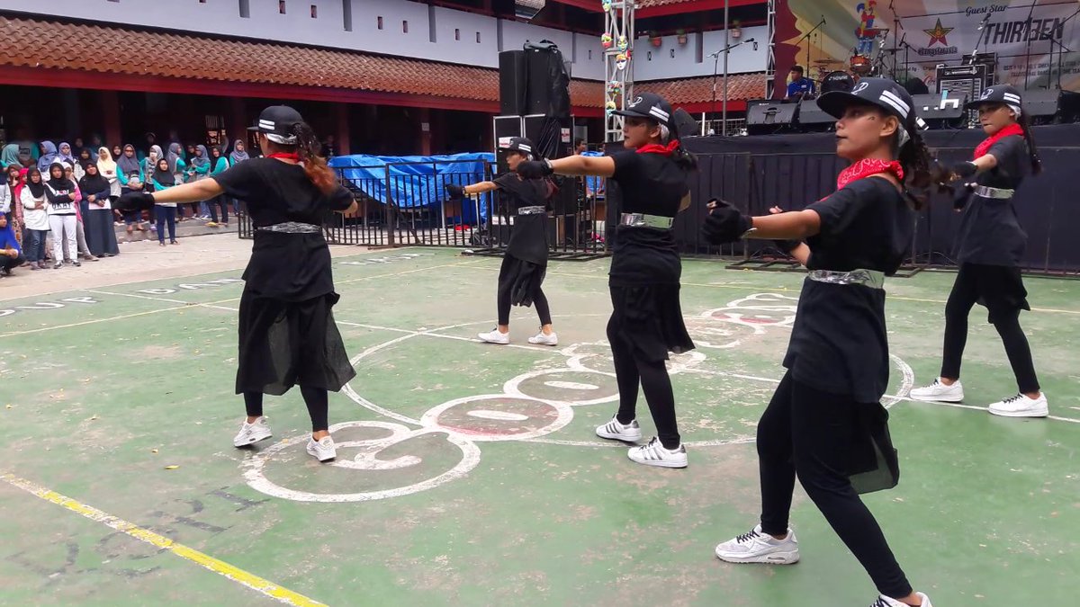 Q'Dance Crew tweet media