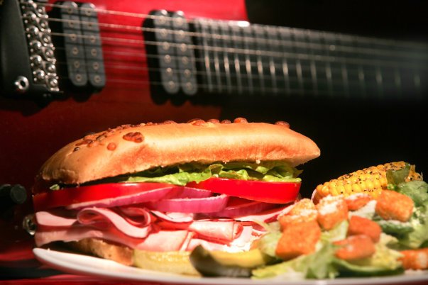 Hacemos un break para deleitarnos con uno de los placeres de la vida #Comer, EKLECTIKA te desea buen provecho.