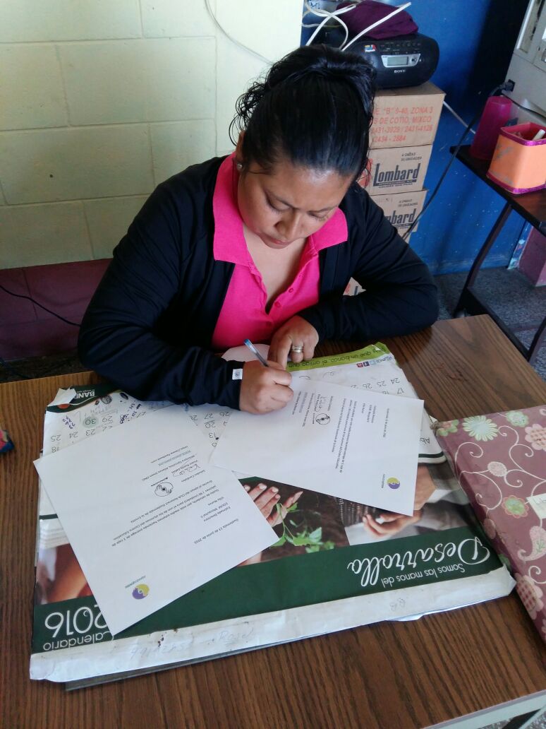 Donación de Jabones para los alumnos de EOUM Mezquital II,JM,Villa Nueva.Gracias al apoyo del Club Rotaract Ermita.