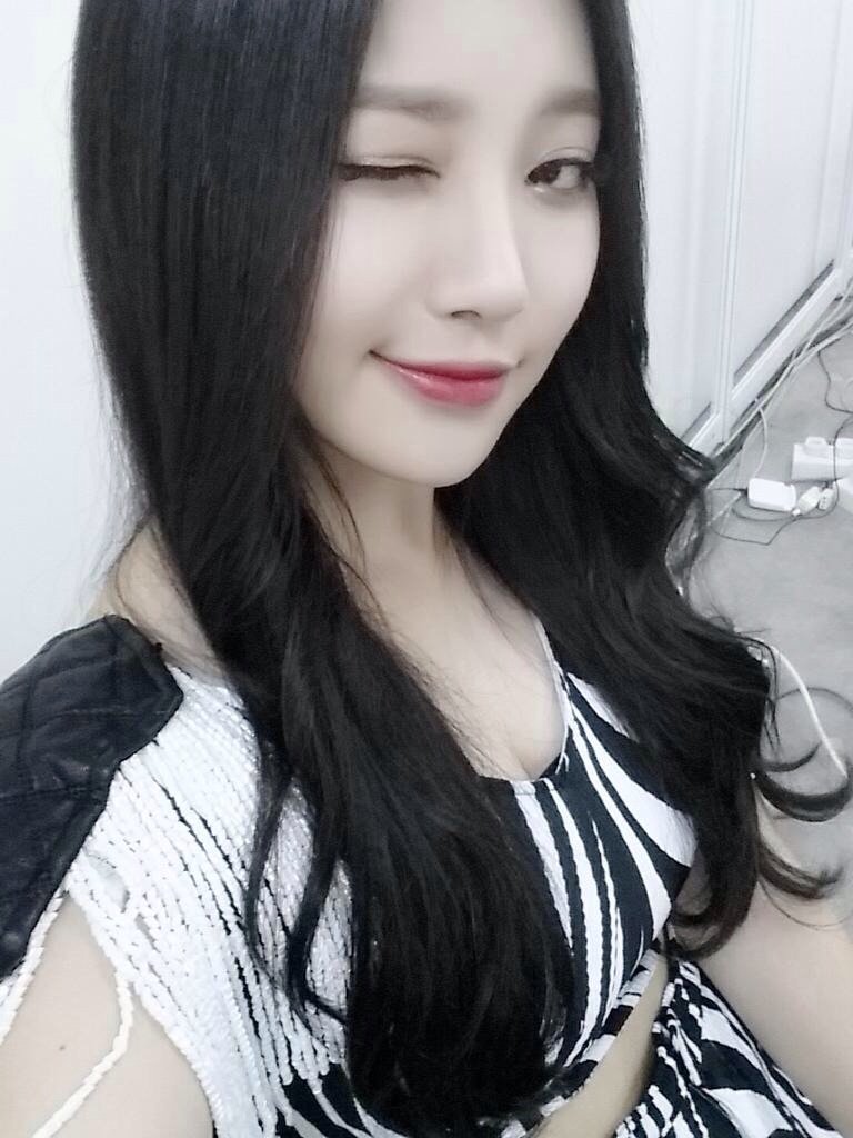 LustMansionRP's tweet photo. @cj_zelo duh diciyom >,< yura juga kangen ozelkuuuu {} https://t.co/oJbgvAOunF