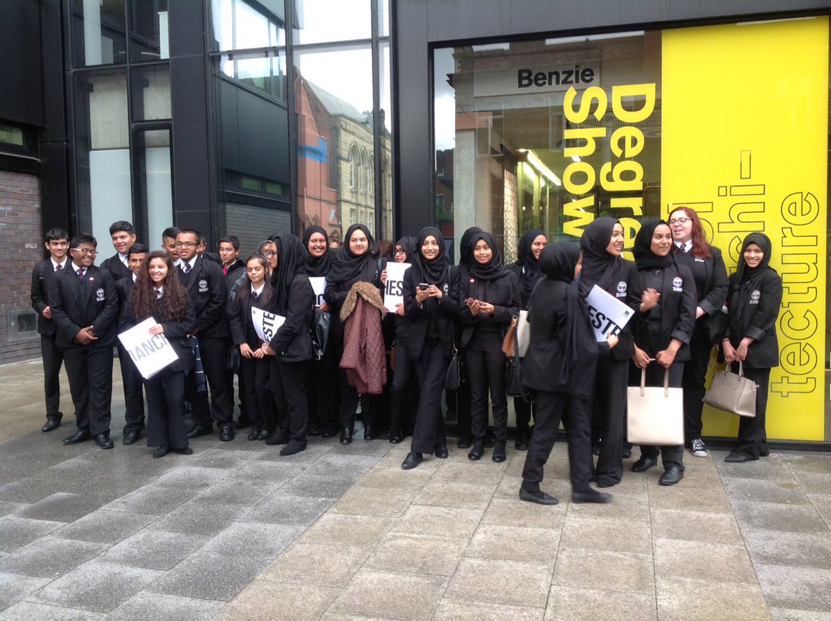 TOANfutures's tweet photo. Fantastic day at the @McrSchArt Degree Show with Gifted &amp; Talented Year 10 Art Students from @OldhamAcademy #create https://t.co/KN7LMz4UZs