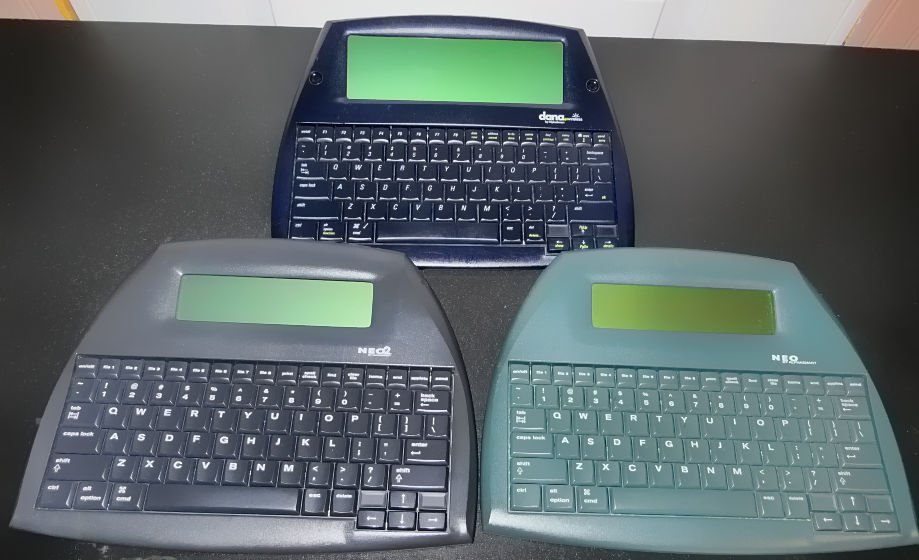 pixieled's tweet image. Alphasmart, More Than Distraction Free tinyurl.com/z2ylkpc 
#amwriting #freewrite #writerstool