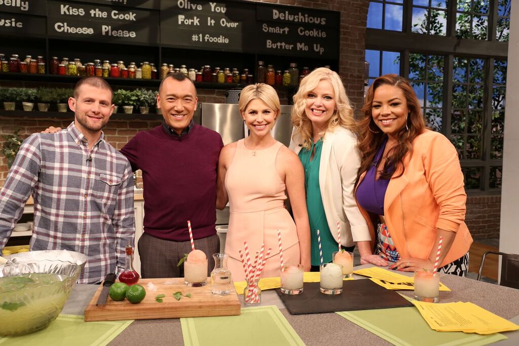 We're kicking off summer the best way we know how- with some fresh drinks and <a href="/eisner_jason/">Jason Eisner</a> and <a href="/Followtheblonde/">Melissa Peterman</a>!