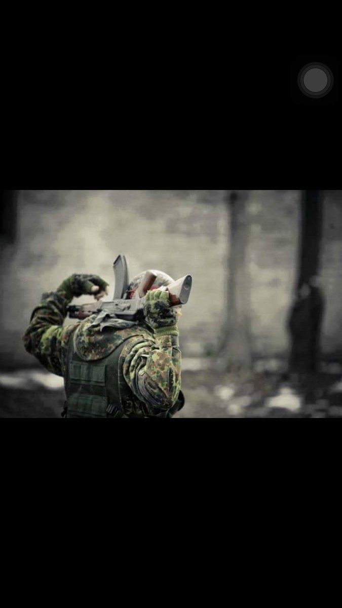 .. وما أخجلني إلا غريبا يسأل عن حالتي كل يوم  ،،،،
.. وشخص فضلته على الكثير لا يدري كيف أصبحت وكيف أمسيت ،،،،