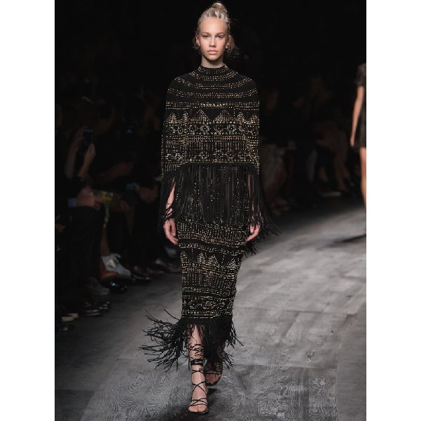 TheDubaiMall's tweet image. Fringes and gold sparkles for this Valentino #SpringSummer16 catwalk look.
#thedubaimall #fashion #shopping