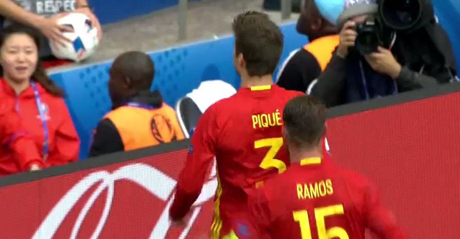Con Piqué empezó la Eurocopa...