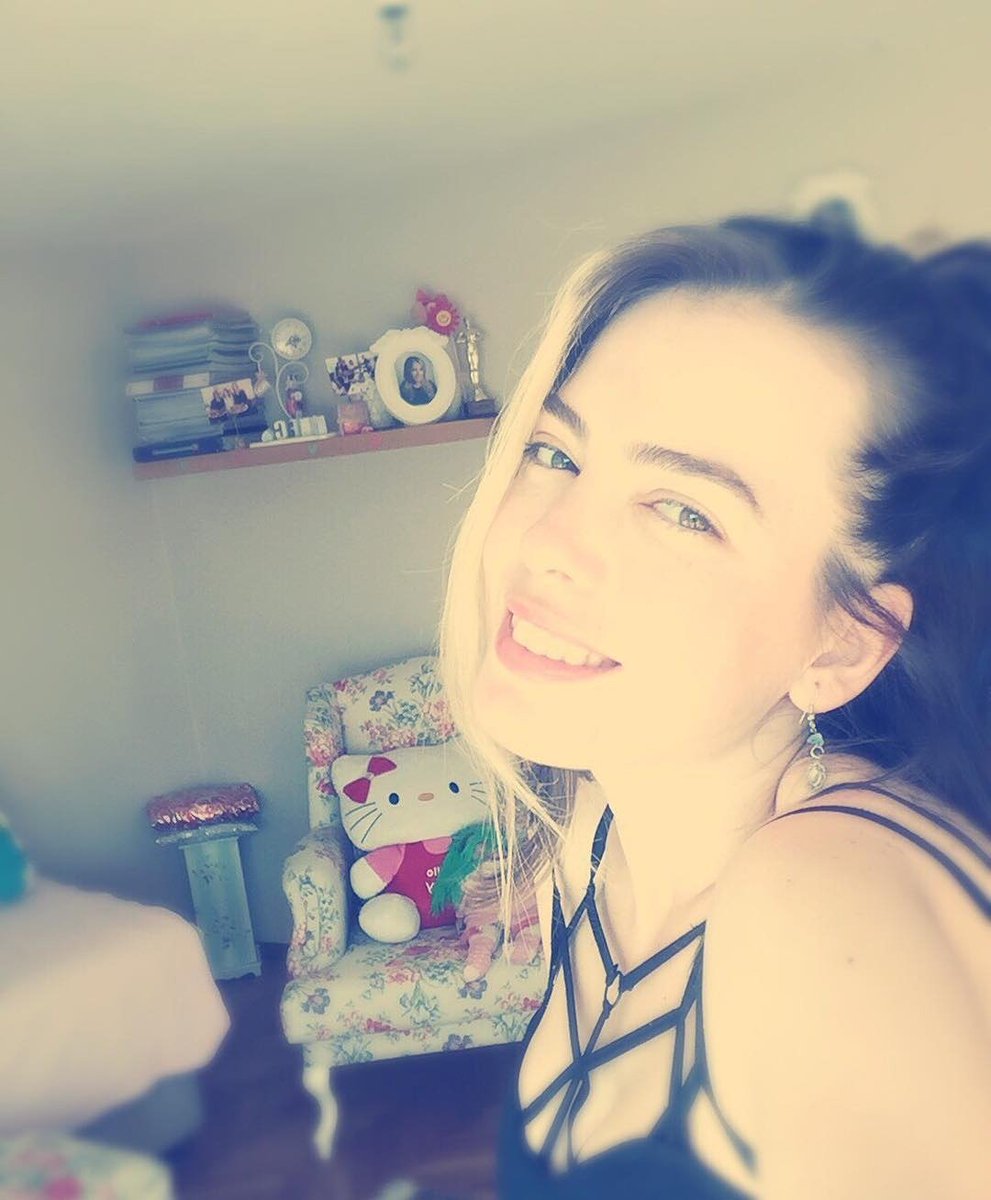 Kurban Olurum Gülüşüne. @nezahat_demir. 