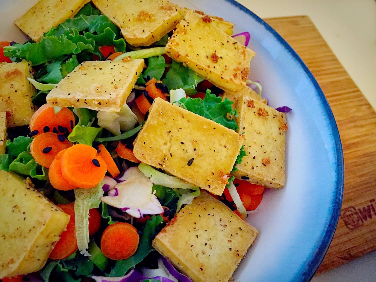 Licked_My_Plate's tweet image. Power food, made with love, from Trader Joe's ingredients! #healthy #satiated #vegan #salad #fresh #paleo #tasty
