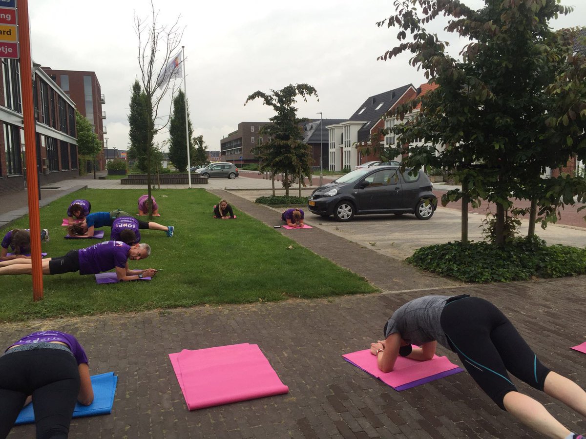 LOOP! Werkt hard aan stabiliteit van het bovenlichaam.  Lopen doe je niet alleen met de benen.