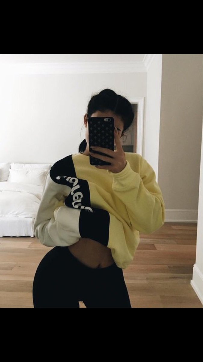 notwig's tweet image. Who wore it better me or @KylieJenner?