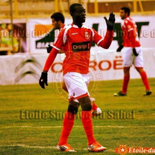 Okay1017fm's tweet photo. Former @HeartsOfOakGH and @EtoileduSahel midfielder Uriah Asante dies aged 24. Cardiac arrest.
#RIPUriah https://t.co/b24hS998iw