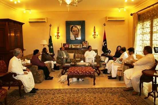 NaimaBuriro's tweet photo. #CHAIRMAN_PPP #BBHUTTOZARDARI PRESIDES OVER THE MEETNG OF PPP SINDH #CORRDINATION COMMITTEE AT BILAWAL HOUSE KHI https://t.co/xKC5Z5PbzV