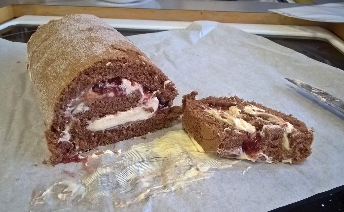 SophieS86918084's tweet photo. Year 9 busy today making their final cake product. Well done 9H, some fantastic outcomes! #cakeproject #year9food https://t.co/6Qi7mmtwx7