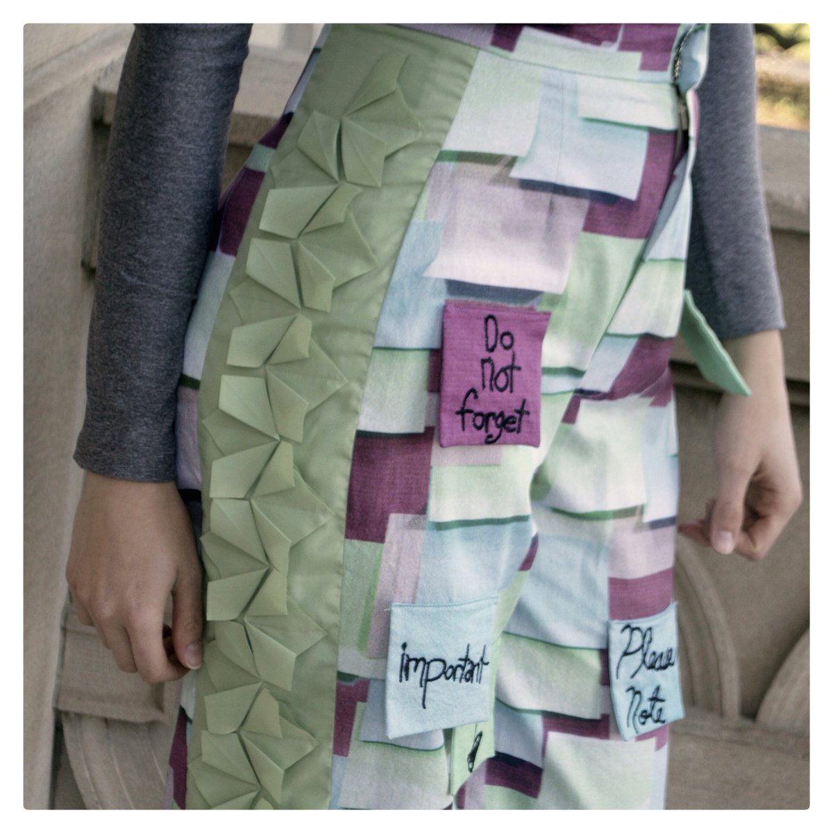 katebruce4's tweet photo. Flipping through some detail shots of my collection from this spring. 😊#design #PostIts #printedfabric #embroidery https://t.co/3iGyEzaLRI
