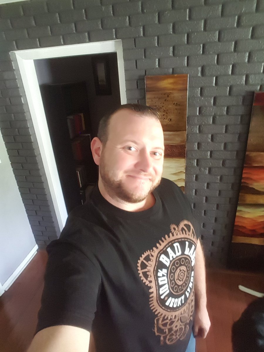 ntreadway's tweet photo. Hey @BeckyLynchWWE hope you #KickSomeLass tonight!  #RAW #RAWNOLA @WWE https://t.co/JcEcKVfb8Y