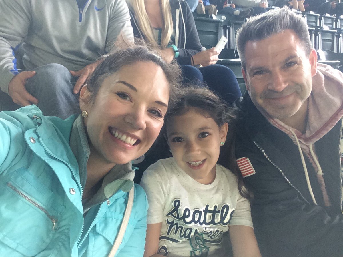 johnkarwoski's tweet photo. Ellie's first game! #GoMariners @mariners win Friday @ Safeco Field https://t.co/aGHXZuBQG2