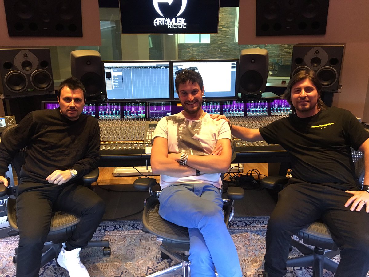 ImBrunoRiva's tweet photo. @daddysgroove Pronti per questa sera a @TOPDJITALIA??
@artandmusicrec @AMrecStudios https://t.co/uCLPVGZzWq